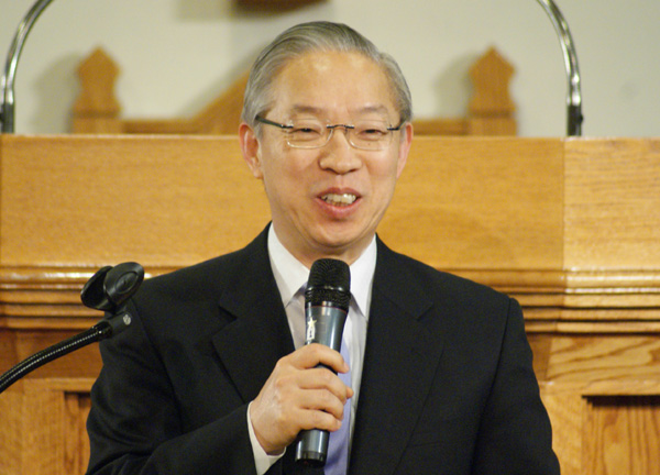 퀸즈한인교회 이규섭 목사가 설교했다.