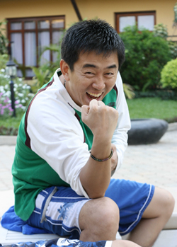 박진완 씨의 미니홈피에 있는 사진. 4월 캄보디아에서 찍은 박진완 씨의 사진이다.