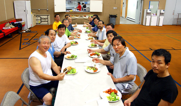 8월 27일에는 증경회장팀과 젊은 목회자팀으로 나누어 배구 경기를 했다.