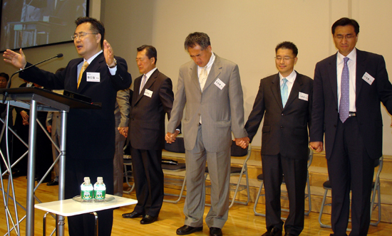 KPM의 사역에 대해 함께 기도한 뒤 황인철 목사가 축도함으로 창립예배가 마무리됐다. 