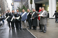 뉴욕목회사회 회원들이 신년금식기도성회를 알리기 위해 27일 맨하탄 홍보에 나섰다.