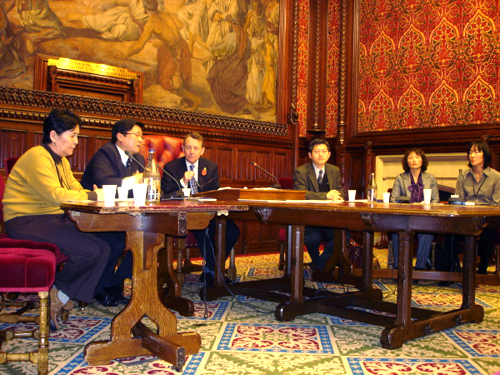 지난 11월 10~11 영국의회에서 가진 북한인권 난민문제에 대한 설명회 모습