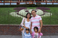 이란 출신 미국인 사에드 아브디니 목사가 지난 2012년 7월 이란 방문 당시 그의 부인 나흐메와 두 명의 자녀들과 함께 찍은 사진. ⓒ 미국법과정의센터