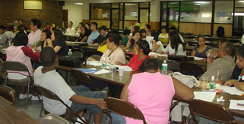 강의를 듣고 있는 참가자들