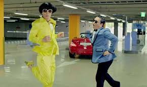 싸이의 강남스타일 뮤직비디오