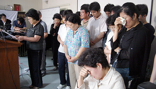 일 오후 5시 40분 피랍자 가족들이 미국과 전세계인들의 도움을 호소했다. ⓒ고준호 기자