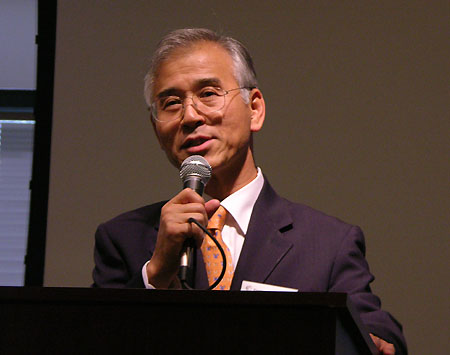 환영사를 전하고 있는 차민석 장로