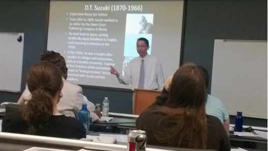 CTS에서 미국종교문화사 수업을 강의 중인 윌리엄 유 강사