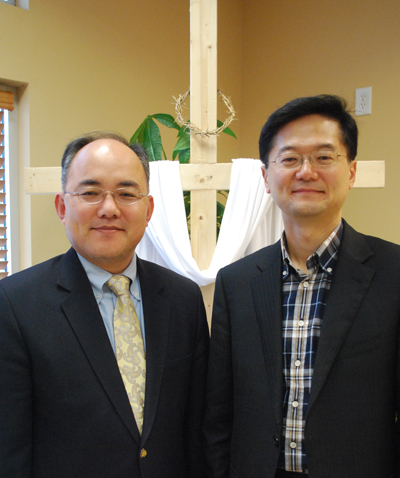 주은혜교회 강윤구 목사(왼쪽)와 한마음교회 이찬규 목사(오른쪽)