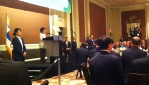 박근혜 대통령이 6일 워싱턴동포간담회에서 인사말을 전하고 있다.