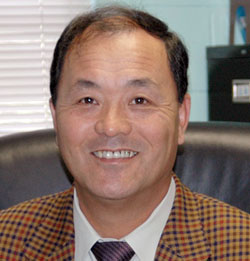 문명길 담임목사