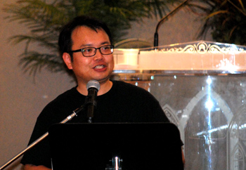 세미나를 인도하는 정순재 부목사