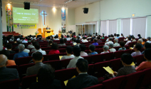 메시야평생교육원 2013년 봄학기 종강예배가 6월 12일 메시야장로교회 본당에서 열렸다. 