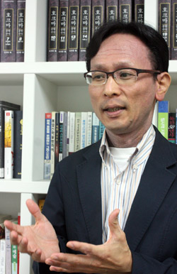 탈북민을 5년째 섬기고 있는 김영식 사무총장은 “힘들지만 한편으론 행복하다”며 “예전에는 행복하기만 했는데, 힘들지 않으면 목회가 아니지 않는가”라며 웃어 보였다.