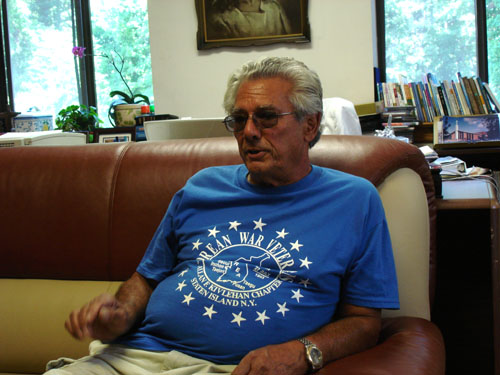 스테이튼 아일랜드 지역 참전용사 모임 총무 산토 푸만도씨