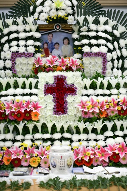 고(故) 방효원·김윤숙 선교사와 남매 현율·다현의 빈소 모습.  ©인터서스코리아