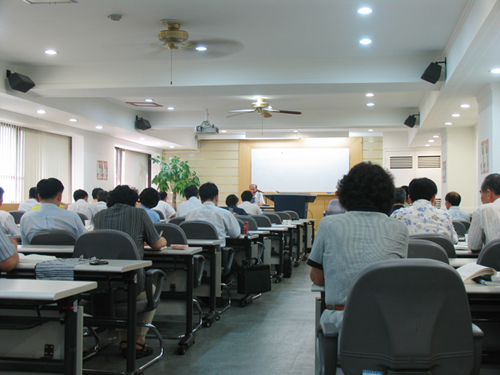 성황리에 열리고 있는 공개강좌