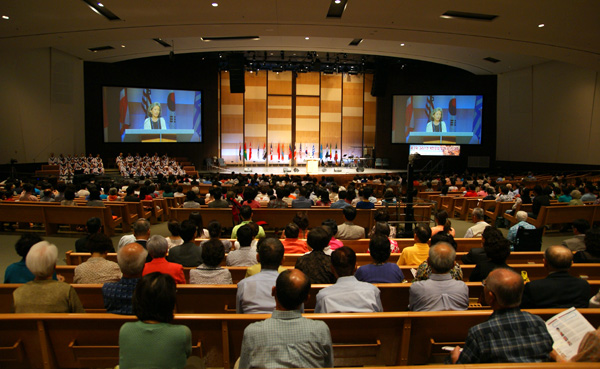 제2차 크리스천 북한포럼 및 통곡기도회 첫째날(16일) 저녁집회에서 박선영 전 국회의원이 메시지를 전하고 있다.