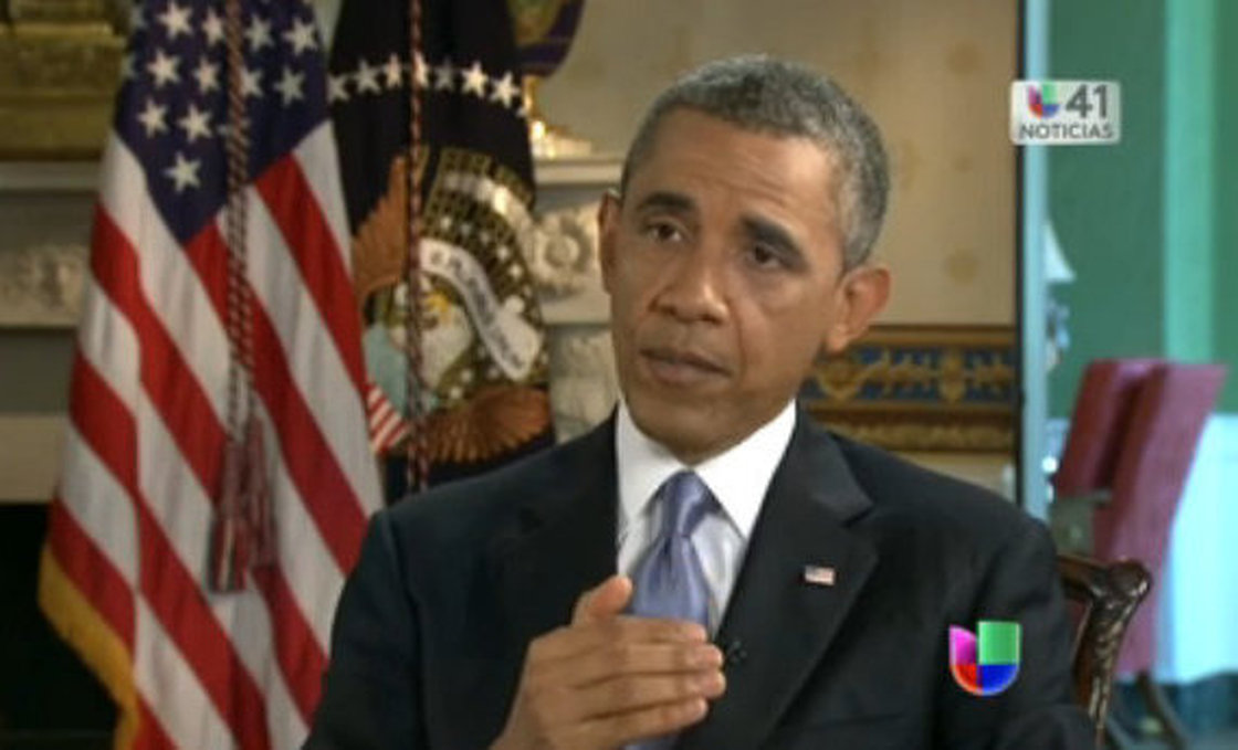 유니비전과 인터뷰 중인 오바마 대통령