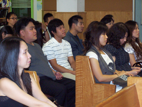 평가회를 진행하는 모습