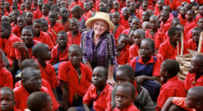 아이린 글리슨 선교사(가운데)와 우간다의 고아들. ⓒ한국선교연구원(kriM)