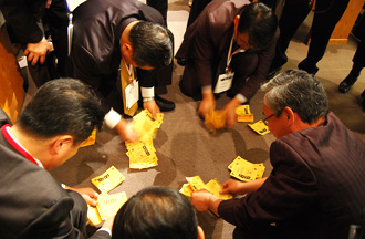 뉴욕교협이 16일 40회기 임웜 입후보 등록을 공고했다. 사진은 지난 2011년 교협 임원선거 개표가 진행되는 모습.