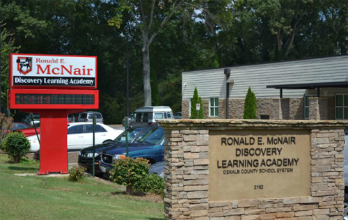 디캡 카운티 맥네어 디스커버리 아카데미.