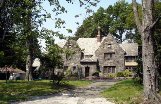 교회 건물 전경. landmark로 지정된 건물은 아름다움을 뽐낸다.