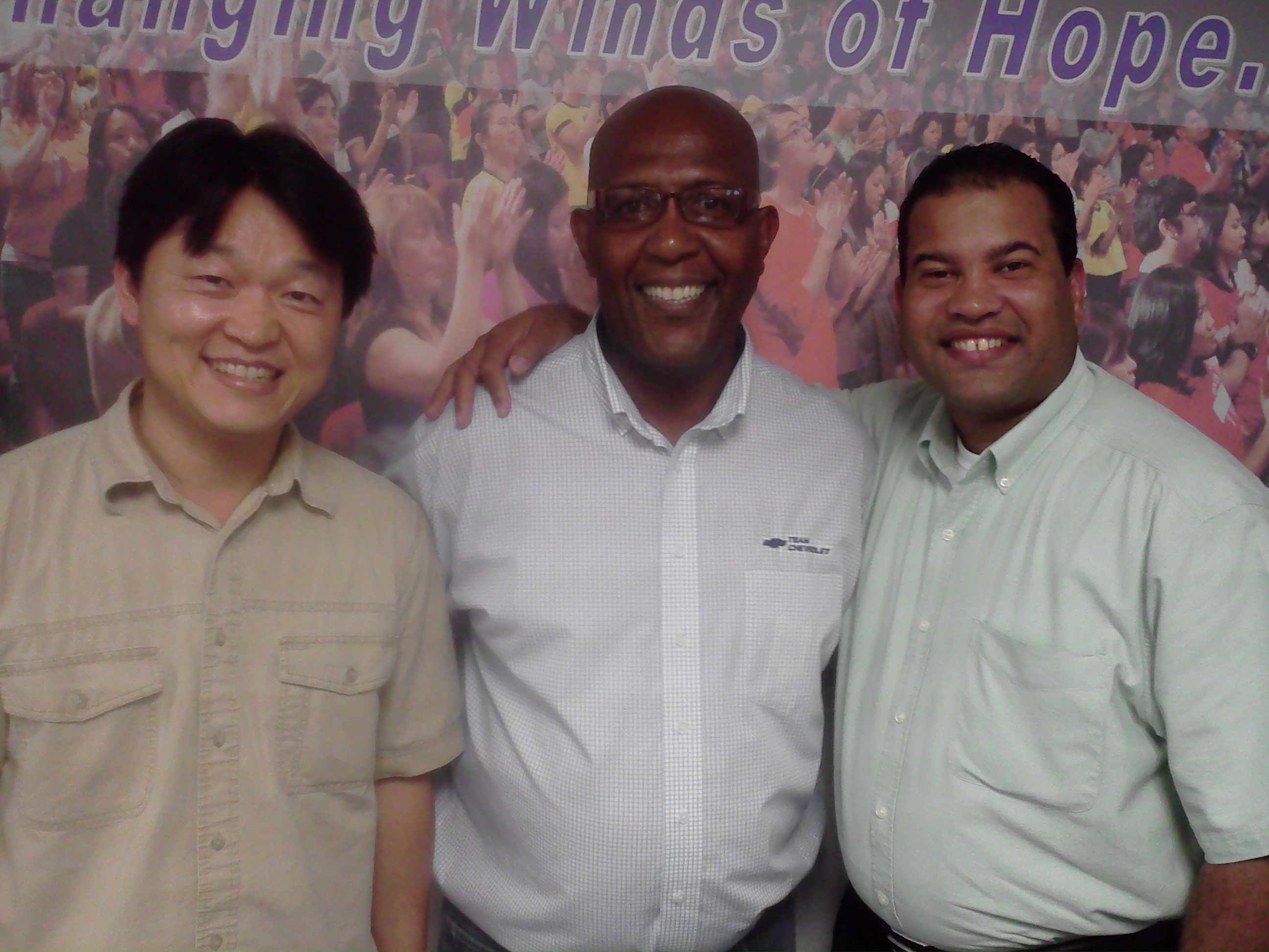 한 교회를 사용하는 세 교회 목회자들. 