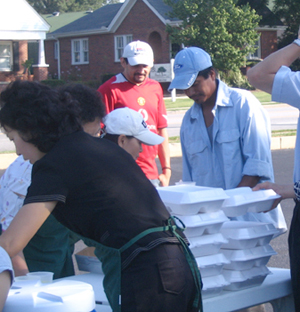 임마누엘연합감리교회에서 실시하고 있는 히스패닉 밥퍼사역