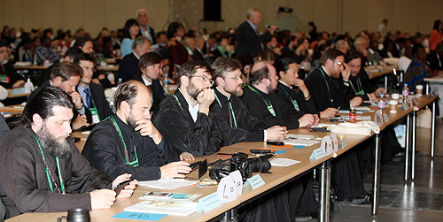 WCC 총회 첫날 총무 및 의장보고가 진행되고 있다. ⓒWCC 제공