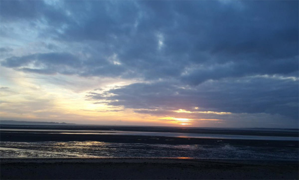 Llanelli(클라네클리) 해변 저녁노을.