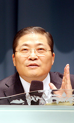 소강석 목사가 ‘생명나무 목회’에 대해 강연하고 있다. ⓒ이대웅 기자