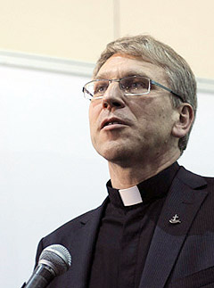 울라프 트베이트 총무가 31일 기자회견을 갖고 있다. ⓒWCC 제공