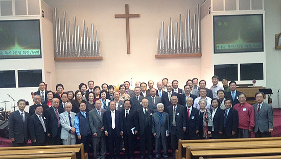 재미 총신신대원 남가주총동문회 정기총회에서 신임회장에 석태운 목사를 선출했다.