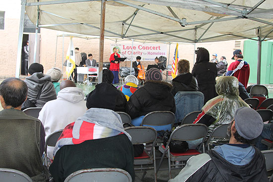 JL World Mission 개최로 제9회 노숙자를 위한 사랑의음악회가 7일 오전 10시부터 오후 3시까지 LA 다운타운 글래디스팍에서 열렸다.
