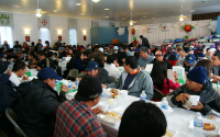 굿스푼선교회가 12월 25일 새빛교회에서 도시빈민 200여명을 초청해 성탄축하예배를 드렸다. 