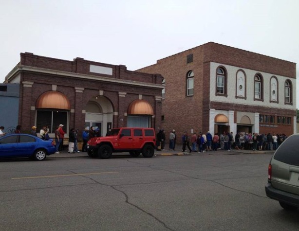 106년 된 트리시티 가스펠미션 센터(오른쪽) 전경.