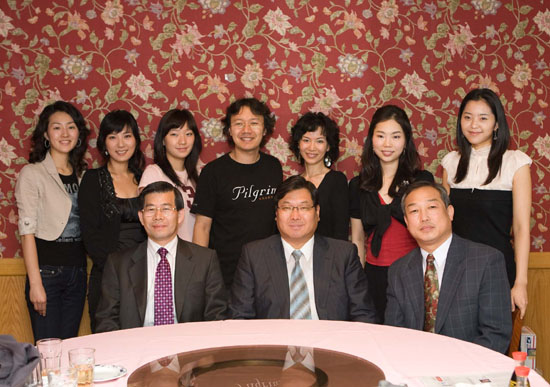 필그림 멤버와 황영진 목사, 이종명 목사, 정진호 목사ⓒ크리스천타임즈 김정길 기자