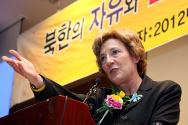 수잔 숄티 대표가 한국을 방문해 강연하던 모습. ⓒ크리스천투데이 DB