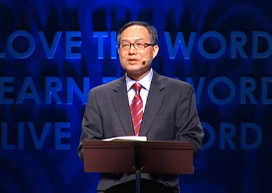 시애틀 형제교회 수요예배에서 설교하는 정광호 목사