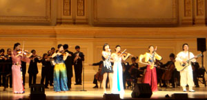 이날 연주에서 필그림 앙상블과 특별 초청된 김포청소년 오케스트라가 협연했다. 