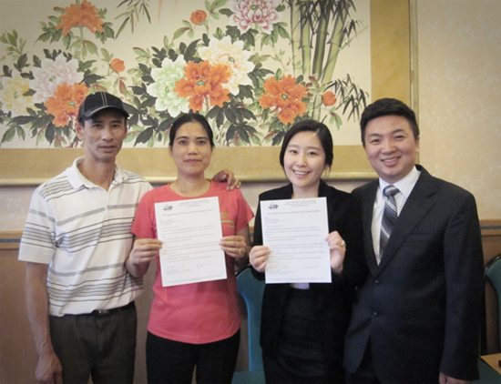 왼쪽부터 베티 내외와 정진오 목사 내외