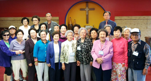 실버아카데미가 신바람 행복 효도잔치를 개최했다.