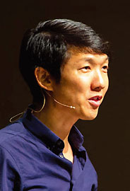 마이클 오 국제로잔운동 총재는 "나는 쇠하고 그리스도만 흥하는 십자가의 길"을 따라 살고 있다.  ©신간 '나는 아무것도 아닙니다'