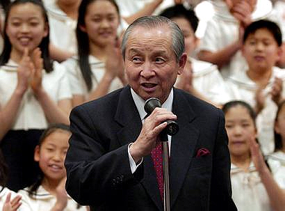 27일 텍사스에서 열린 한국수원어린이합창단 공연에서 연설하는 침례교세계연맹 김장환 회장.