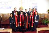 한울림교회 김원재 담임목사 위임식에서 순서를 맡은 노회관계자들이 기념촬영을 했다.