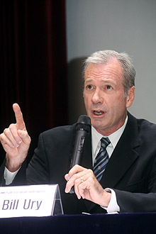 빌 유리 교수가 강연하고 있다. ⓒ김진영 기자