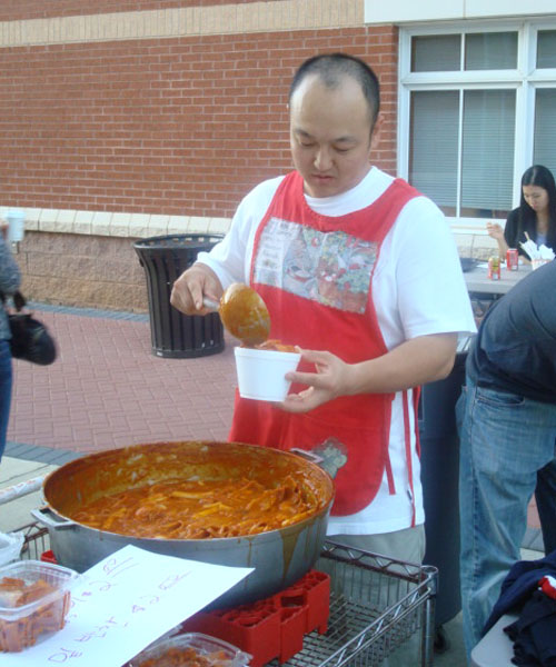 맛있는 떡볶이는 이날 히트상품!