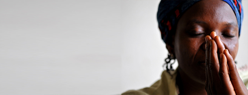 기도하는 무슬림 여성의 모습. ⓒOne With Them